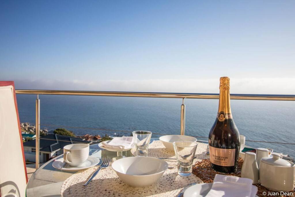 Aqua Terra Boutique Guesthouse Simonʼs Town Buitenkant foto