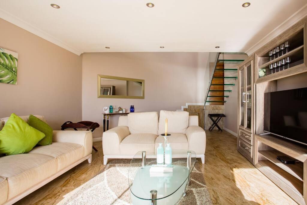 Aqua Terra Boutique Guesthouse Simonʼs Town Buitenkant foto